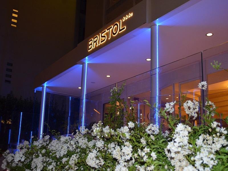 Hotel Bristol Католика Екстериор снимка