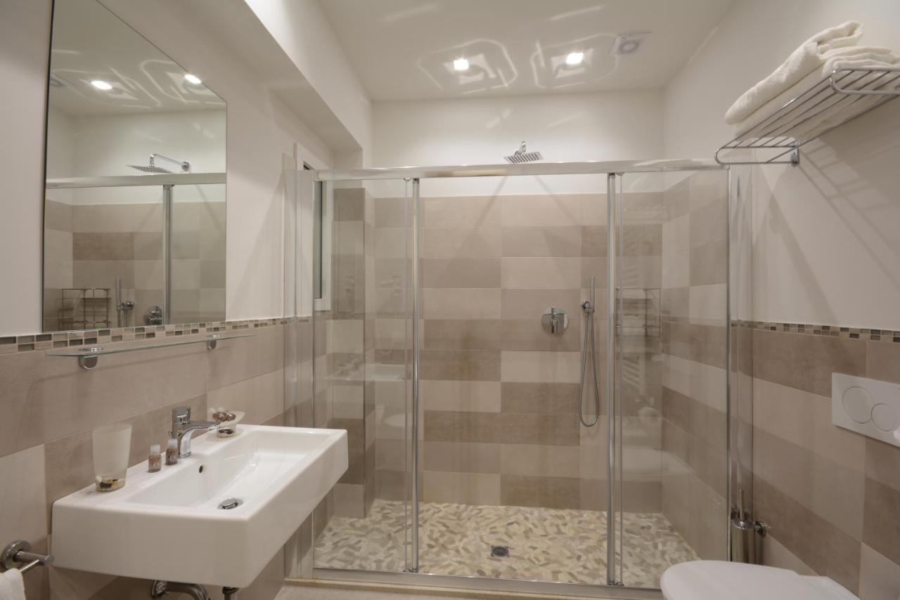 Hotel Bristol Католика Екстериор снимка