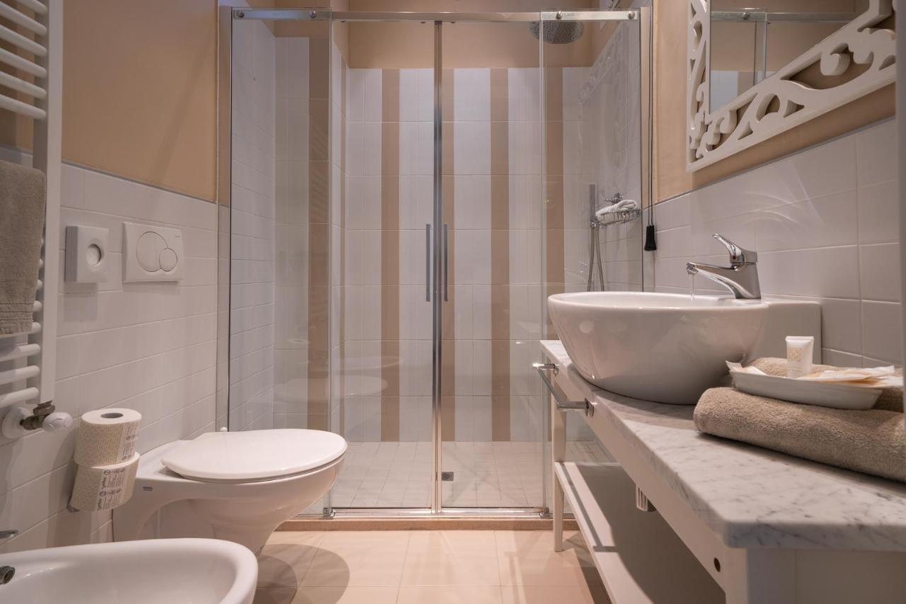 Hotel Bristol Католика Екстериор снимка