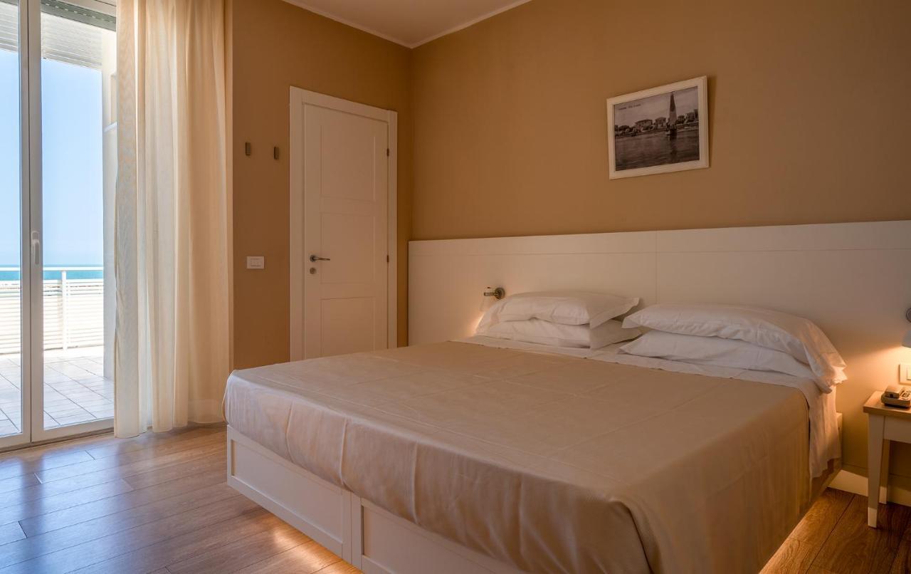 Hotel Bristol Католика Екстериор снимка