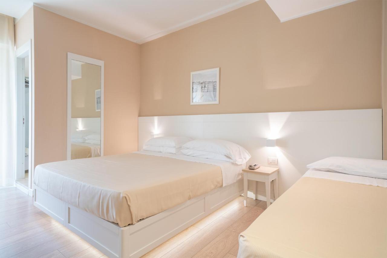 Hotel Bristol Католика Екстериор снимка