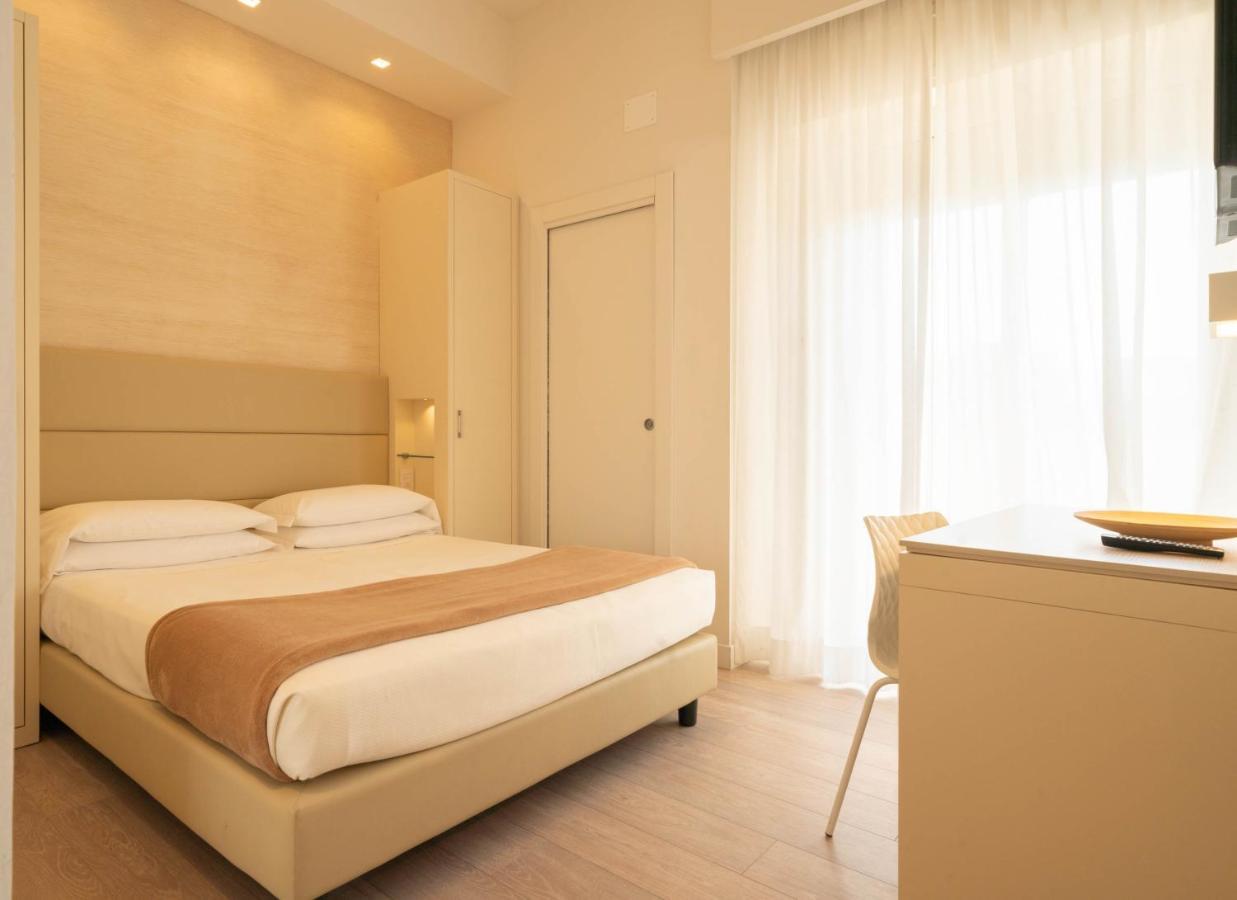 Hotel Bristol Католика Екстериор снимка