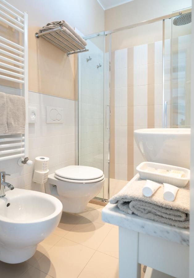 Hotel Bristol Католика Екстериор снимка