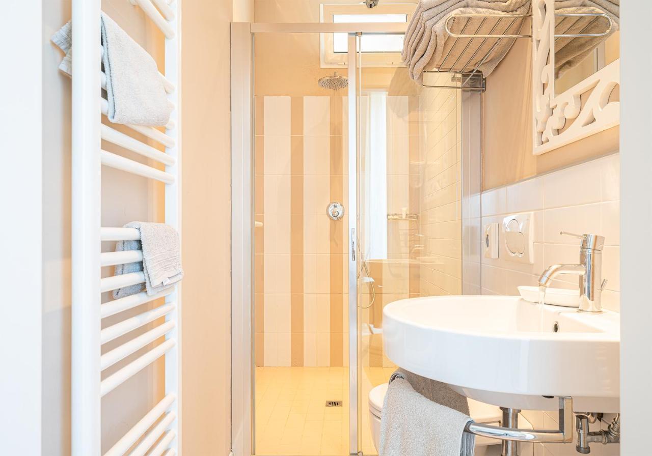 Hotel Bristol Католика Екстериор снимка
