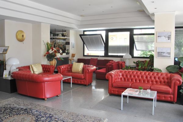 Hotel Bristol Католика Екстериор снимка