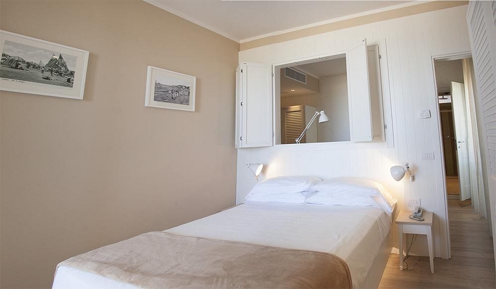 Hotel Bristol Католика Екстериор снимка