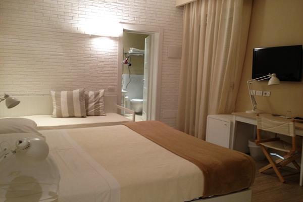 Hotel Bristol Католика Екстериор снимка